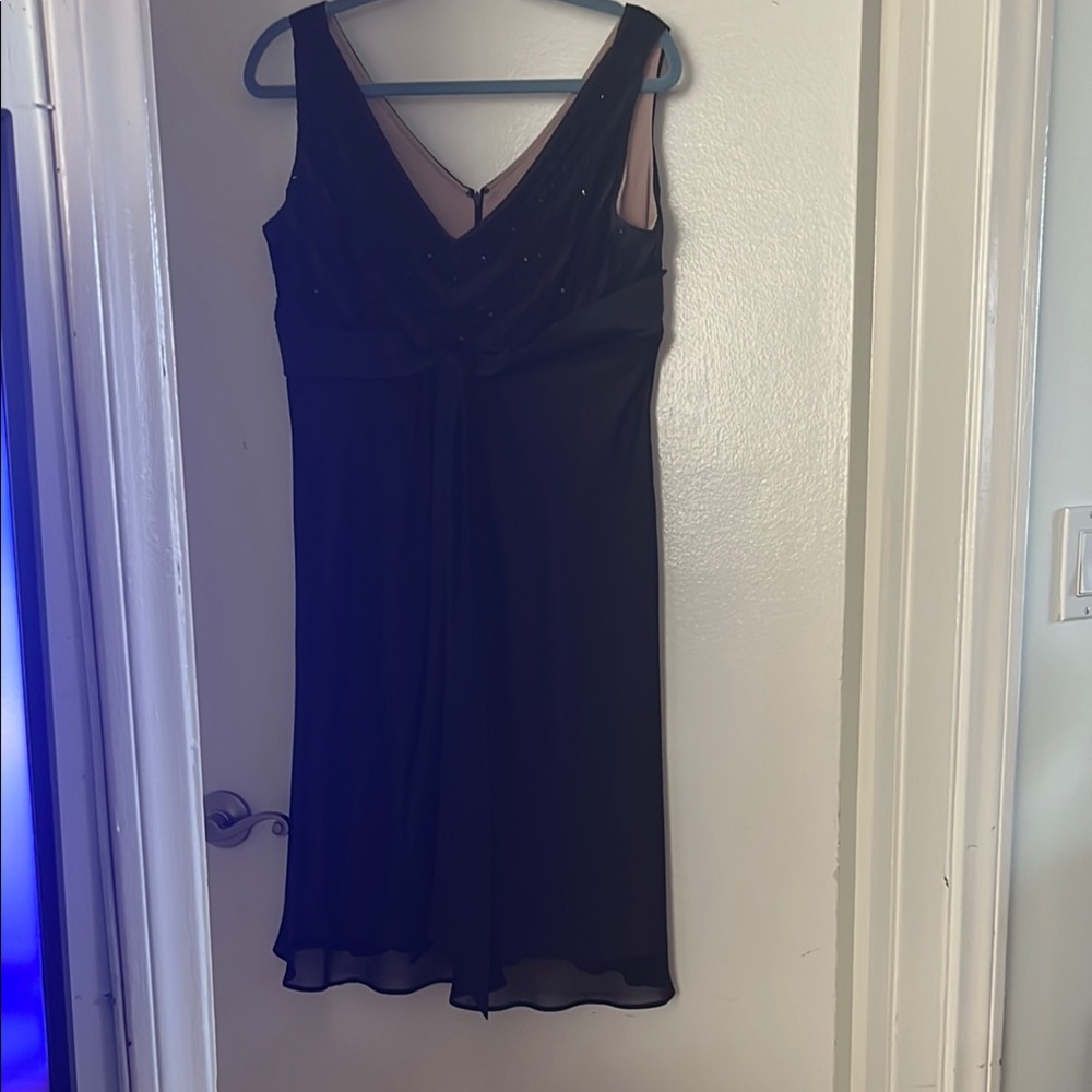 Elegant Black Sleeveless Dress